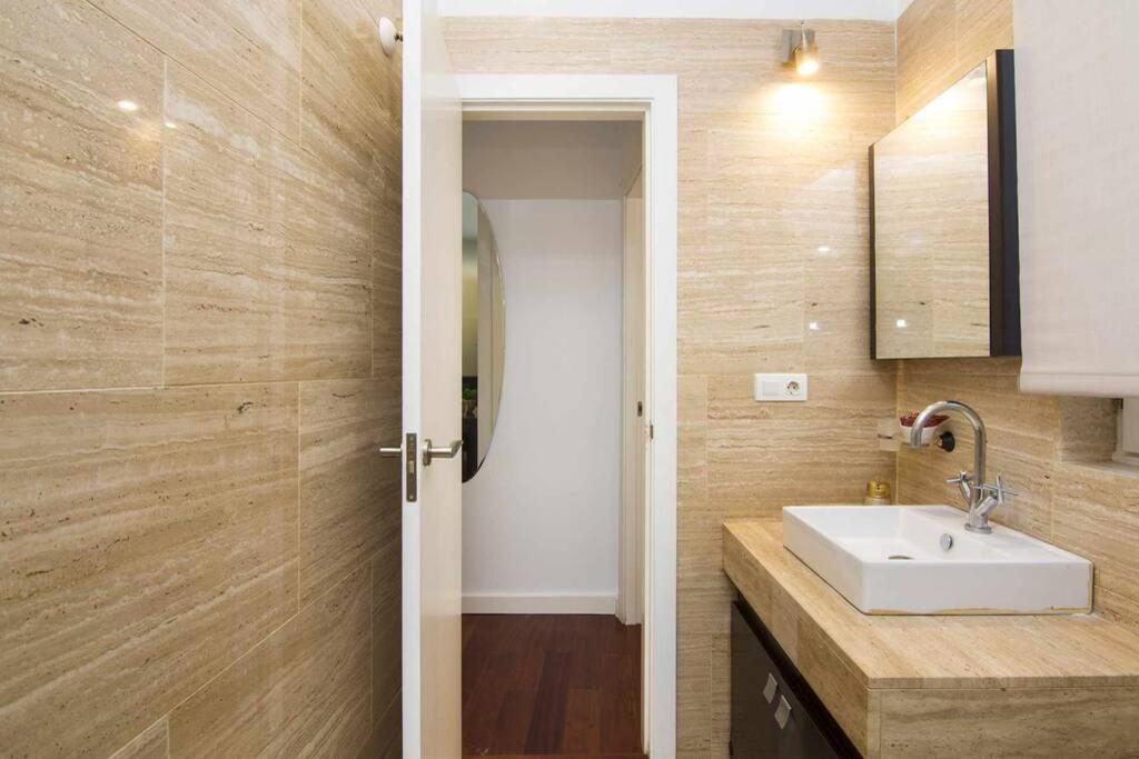 Eco Center Granatensis Catedral 2 Habitaciones Free Parking Granada Luaran gambar